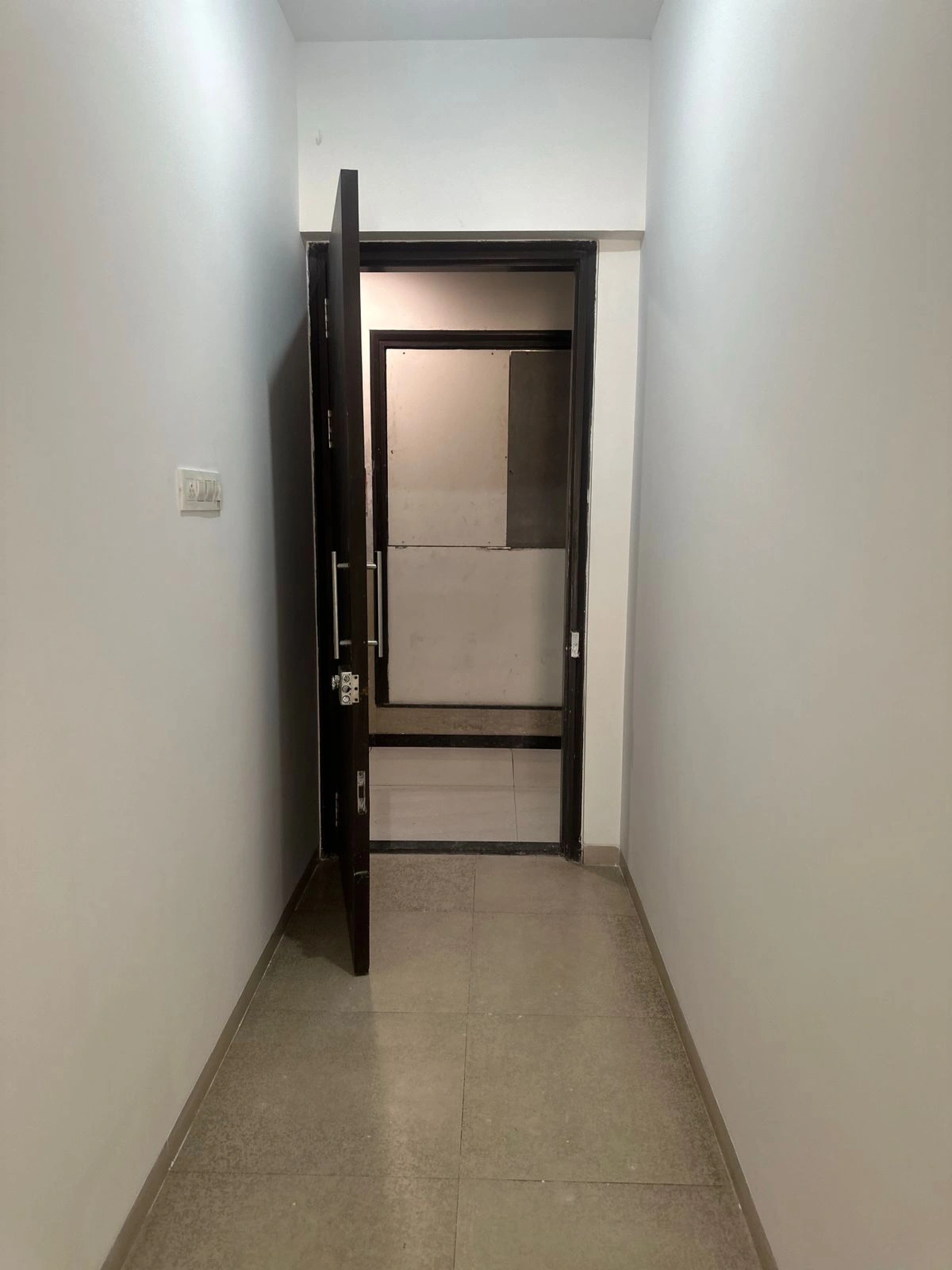 2 BHK Flat for Rent in Aspen Garden, Malad East